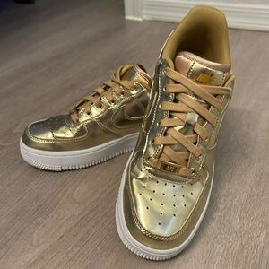 Nike Air Force 1 Low Metallic Gold